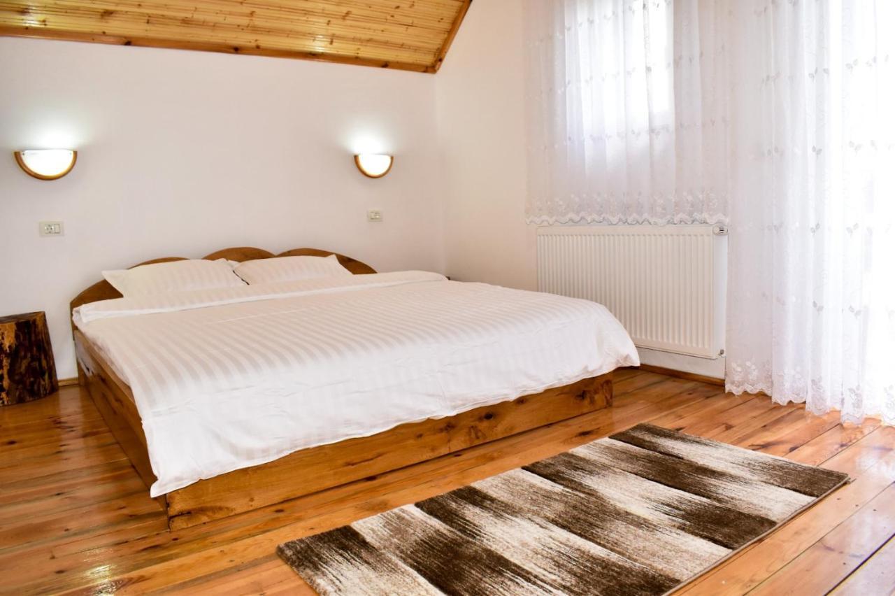 Casa De Sub Hora Villa Zarnesti Luaran gambar