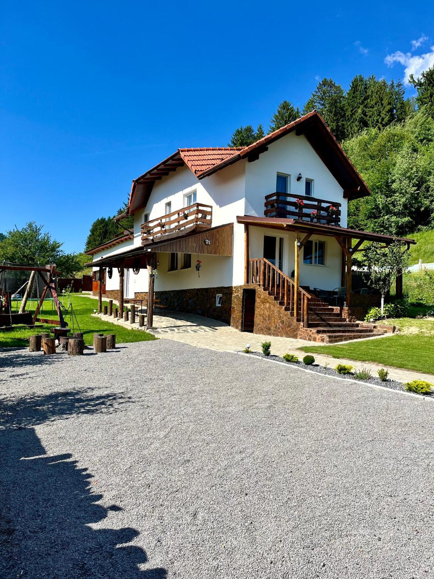 Casa De Sub Hora Villa Zarnesti Luaran gambar