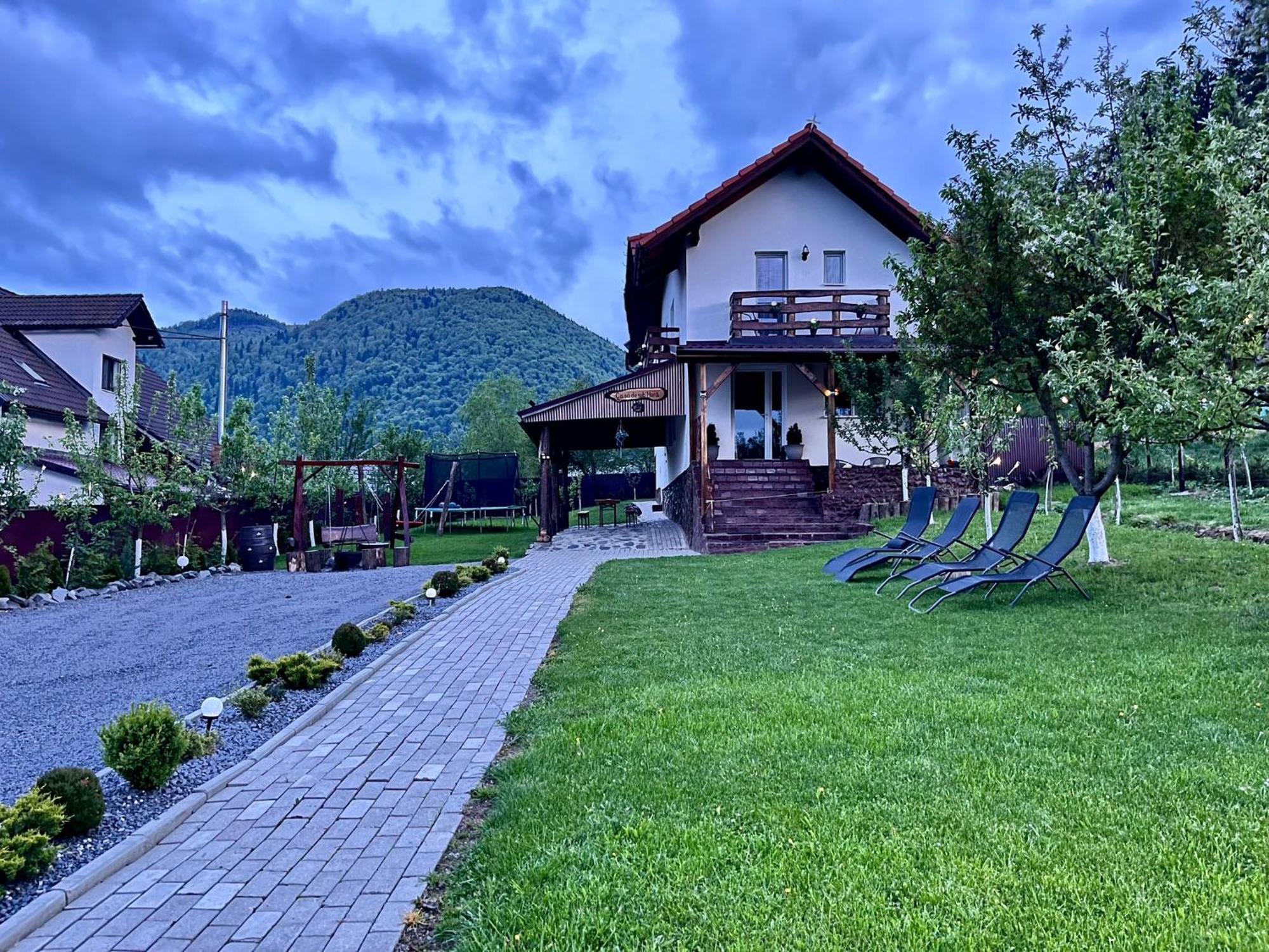 Casa De Sub Hora Villa Zarnesti Luaran gambar